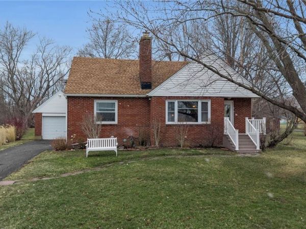 1123 W River Road , Grand Island, NY 14072