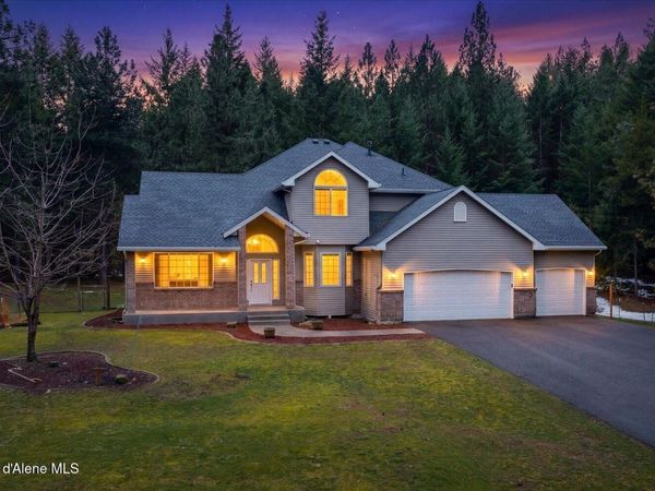 23216 E Morris Rd, Newman Lake, WA 99025