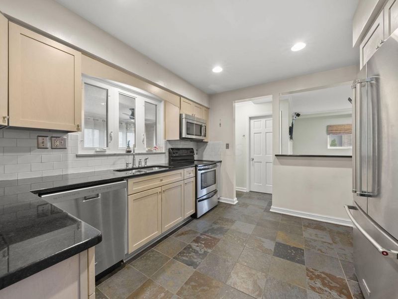 2630 Brandon Road, Columbus, OH 43221 Photo 2