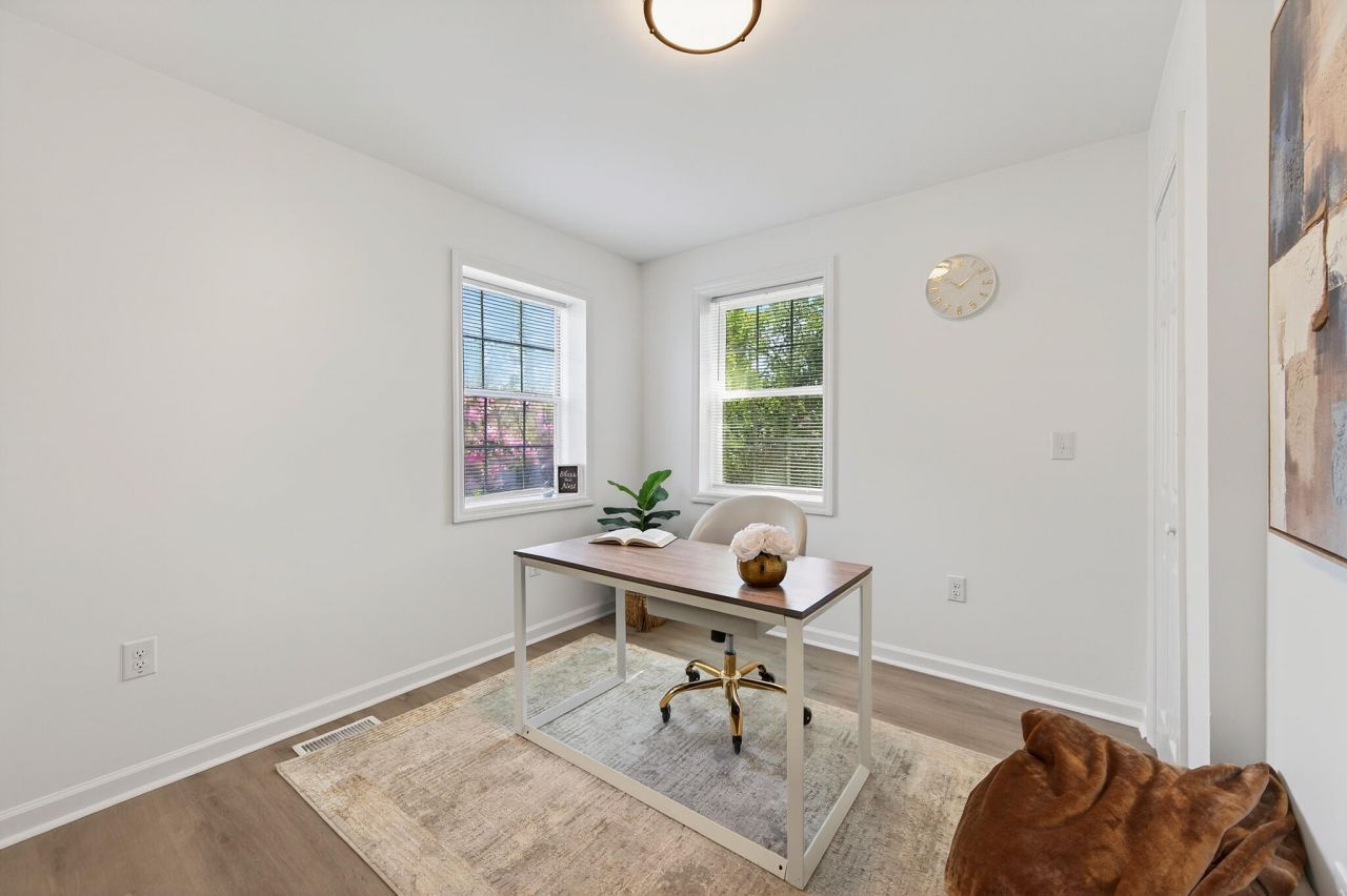 940 Sycamore Avenue Photo 19