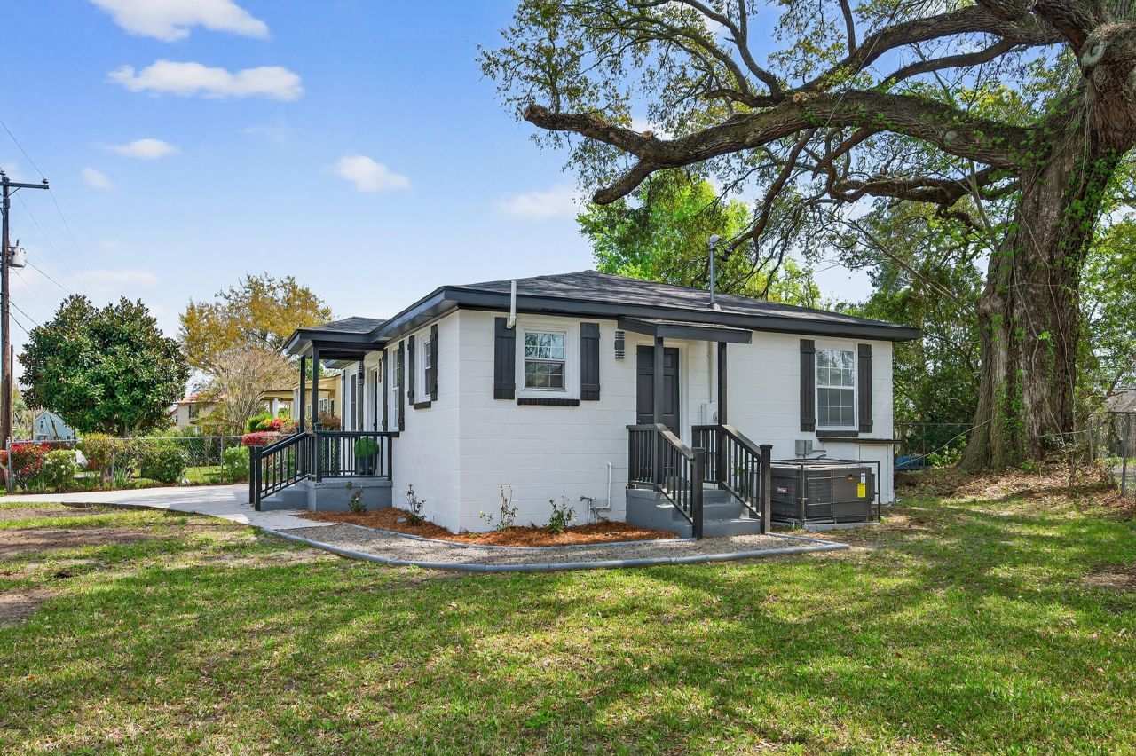 940 Sycamore Avenue Photo 22