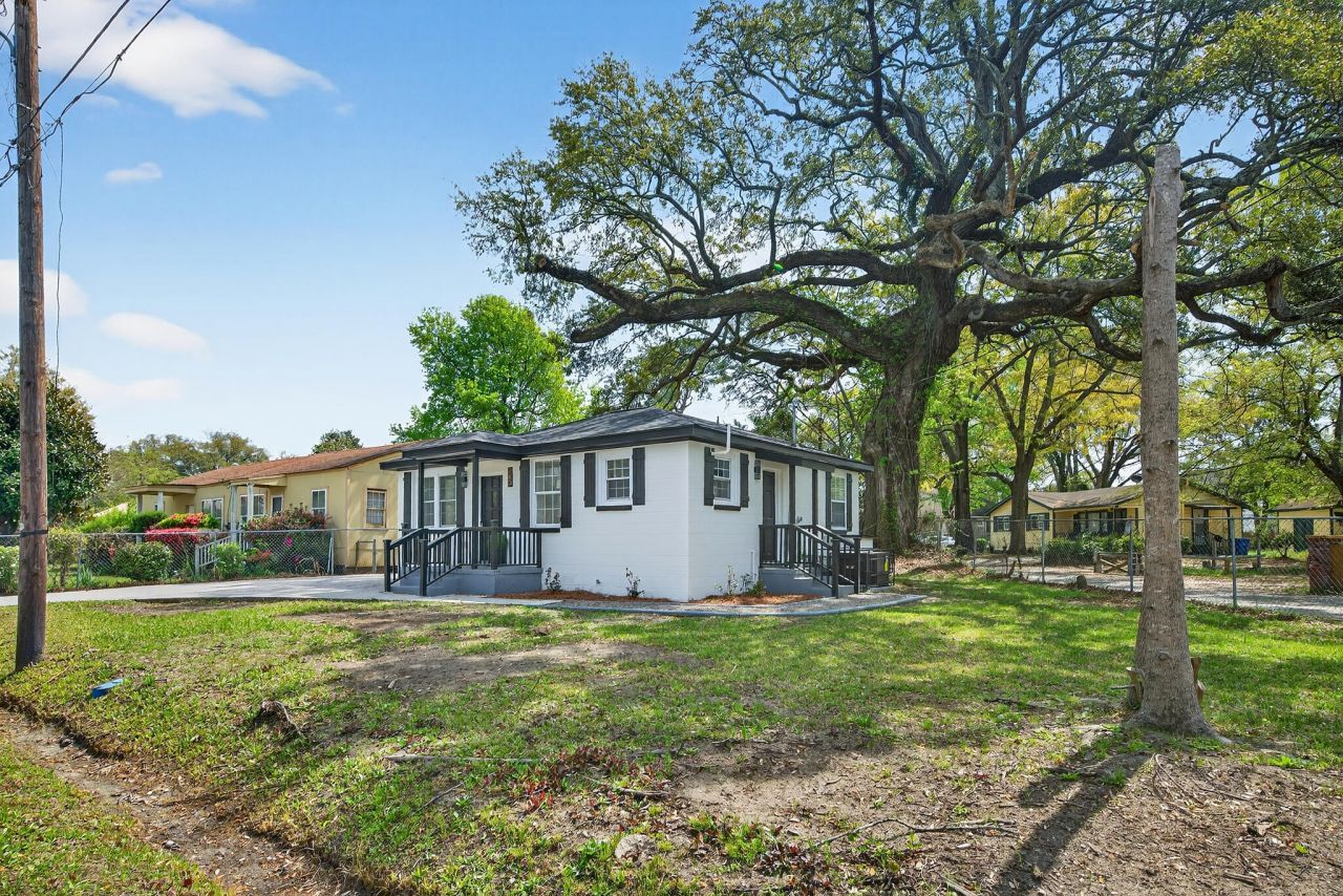 940 Sycamore Avenue Photo 23