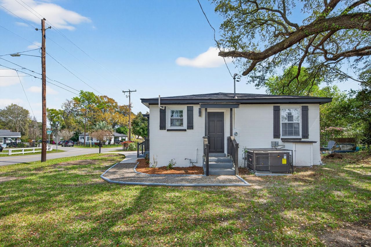 940 Sycamore Avenue Photo 24