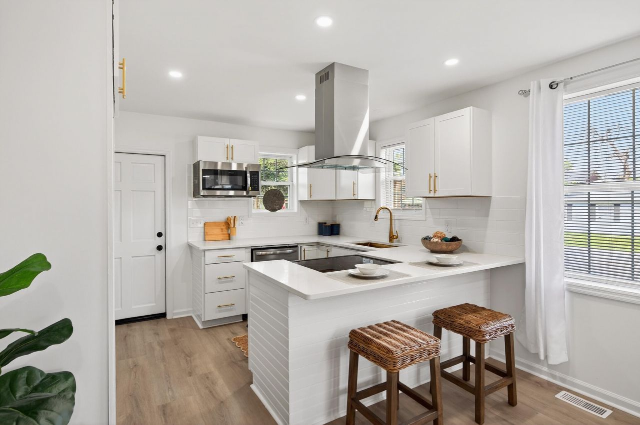 940 Sycamore Avenue Photo 3