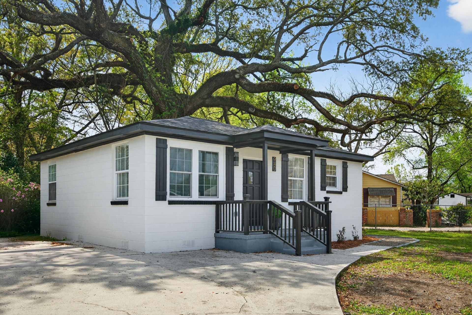 940 Sycamore Avenue Photo 4