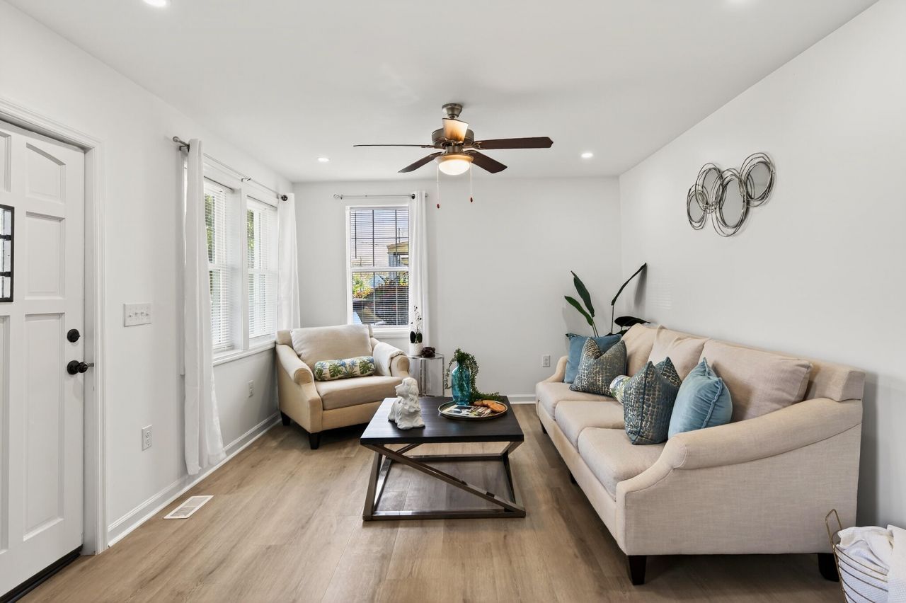 940 Sycamore Avenue Photo 5