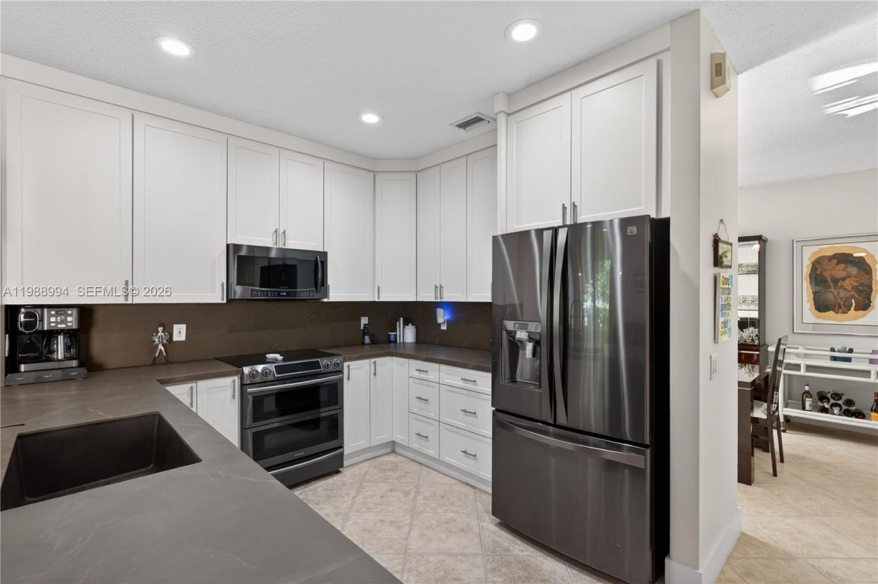 1512 Maple Dr , Weston, FL 33327 Photo