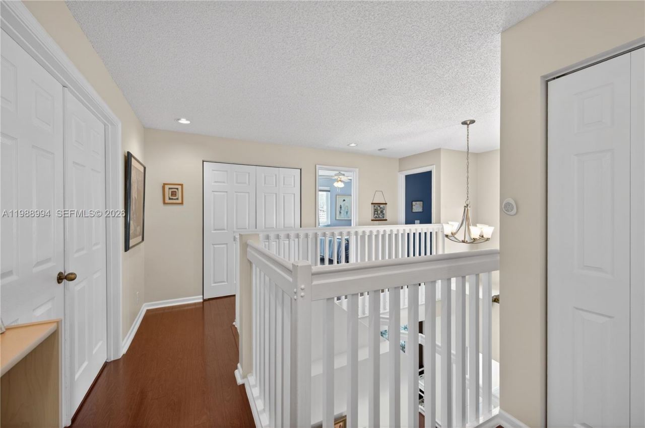 1512 Maple Dr , Weston, FL 33327 Photo