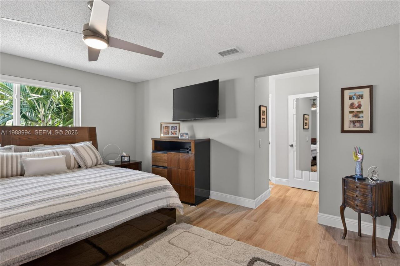 1512 Maple Dr , Weston, FL 33327 Photo