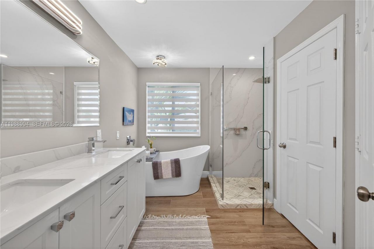 1512 Maple Dr , Weston, FL 33327 Photo