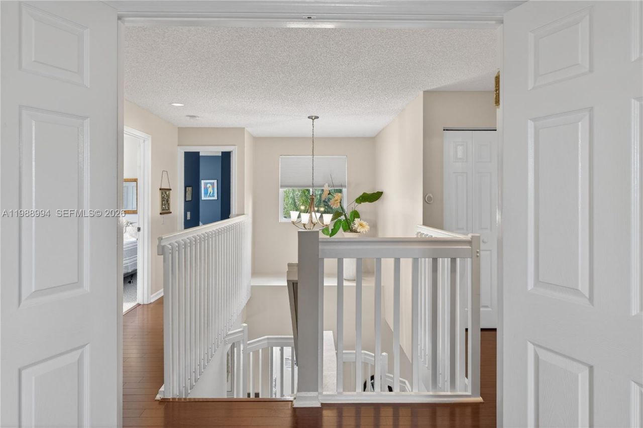 1512 Maple Dr , Weston, FL 33327 Photo