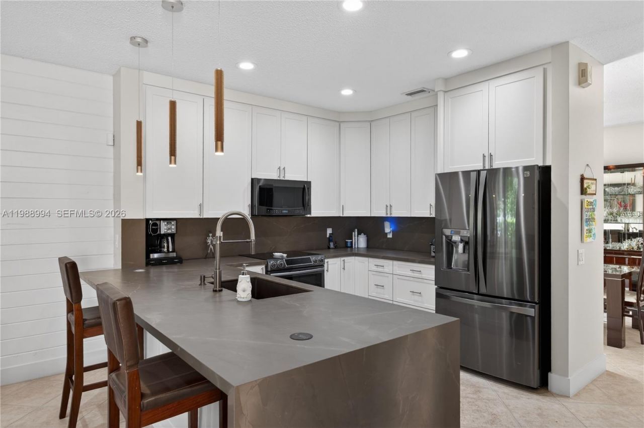 1512 Maple Dr , Weston, FL 33327 Photo