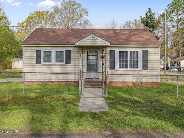302 S Johnson Street, Mount Olive, NC 28365