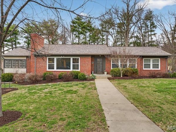 61 Tealwood Drive, Creve Coeur, MO 63141