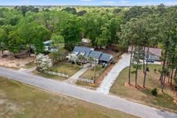 384 Suwanee Drive photo 4