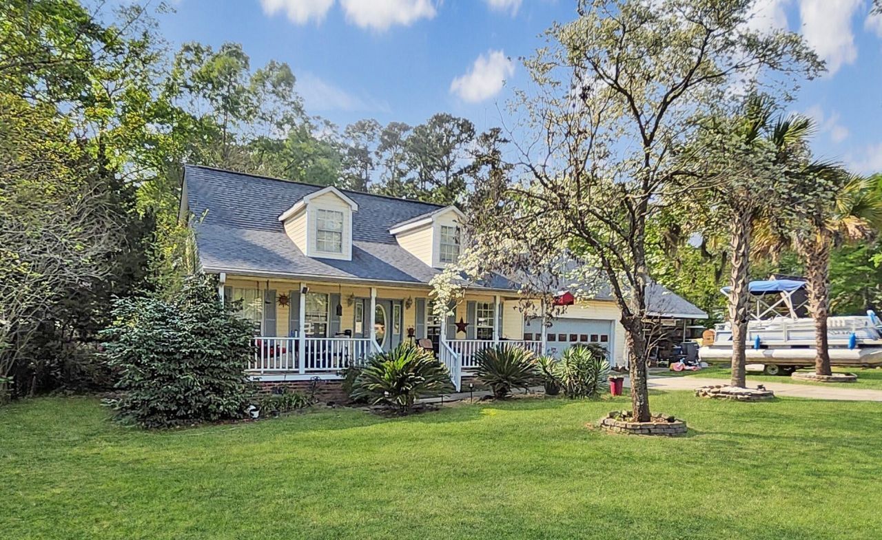 384 Suwanee Drive Photo 5