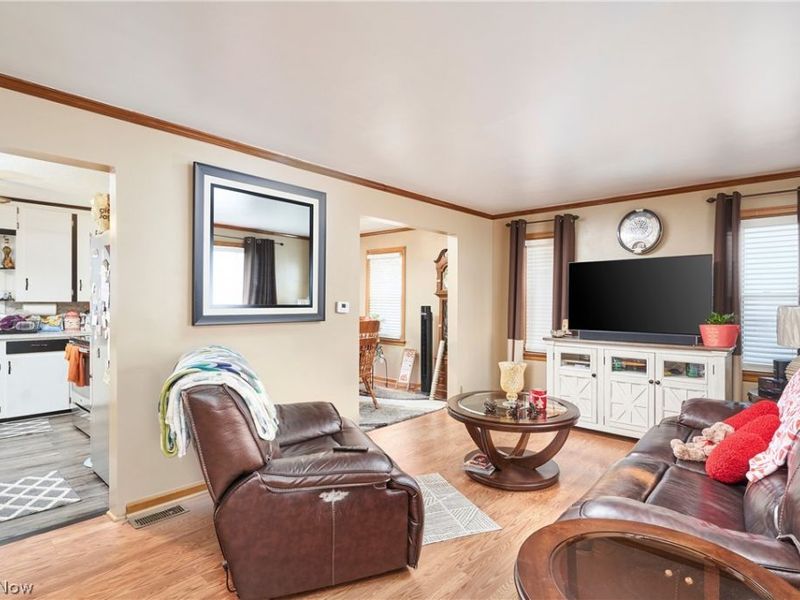 942 Bellflower Avenue SW, Canton, OH 44710 Photo 9