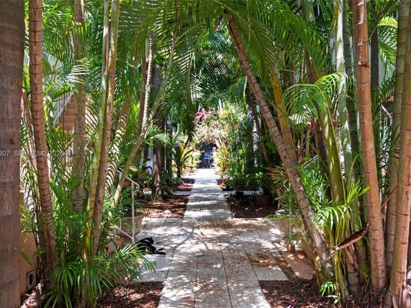 1117 Meridian Ave , Unit 5-1117, Miami Beach, FL 33139