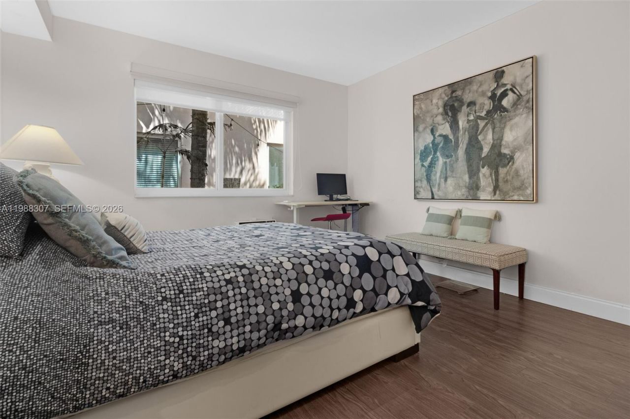 1117 Meridian Ave , Unit 5-1117, Miami Beach, FL 33139 Photo