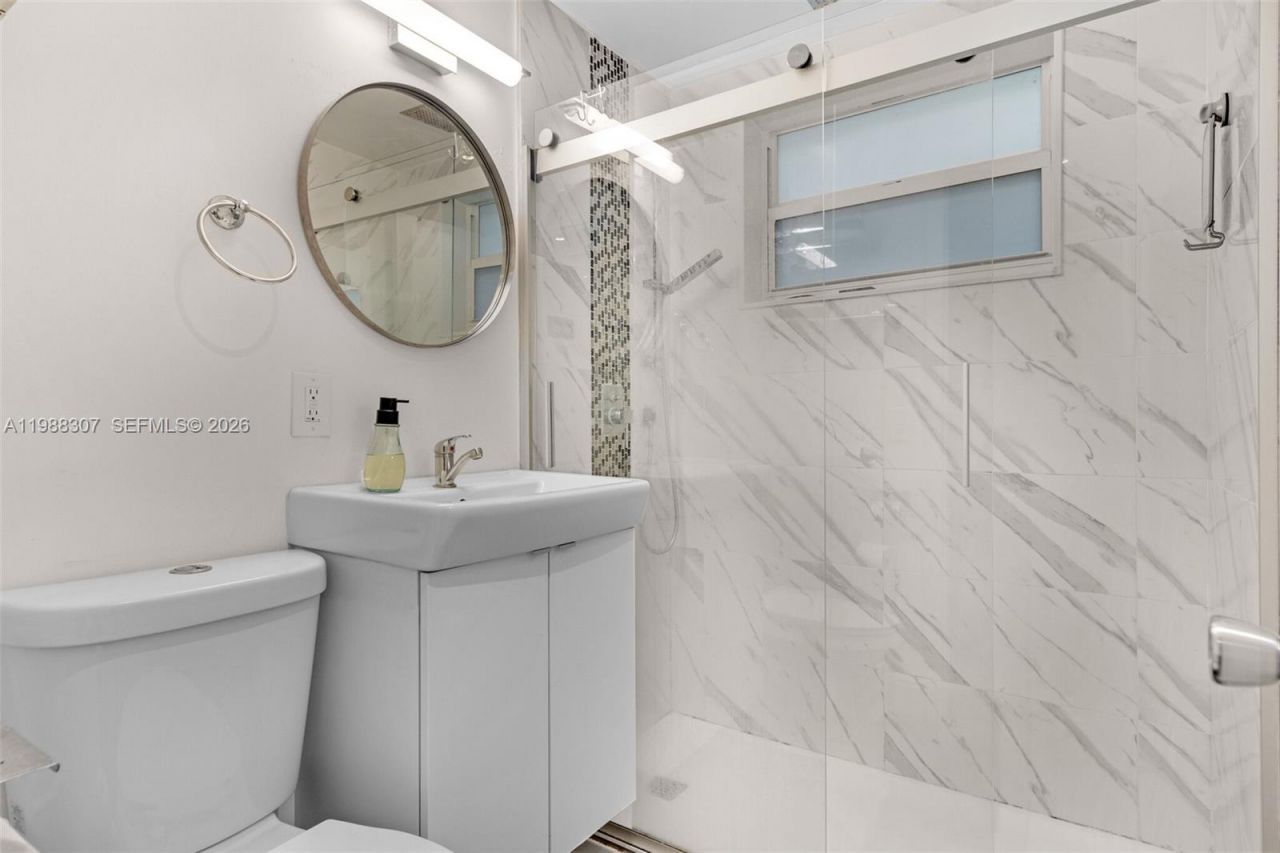 1117 Meridian Ave, Unit 5-1117, Miami Beach, FL 33139 Photo