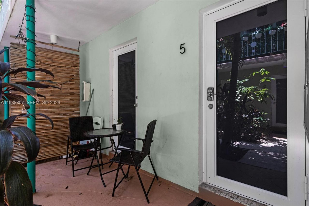1117 Meridian Ave, Unit 5-1117, Miami Beach, FL 33139 Photo