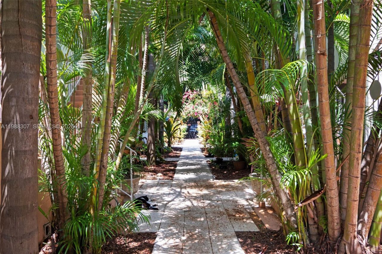 1117 Meridian Ave, Unit 5-1117, Miami Beach, FL 33139 Photo