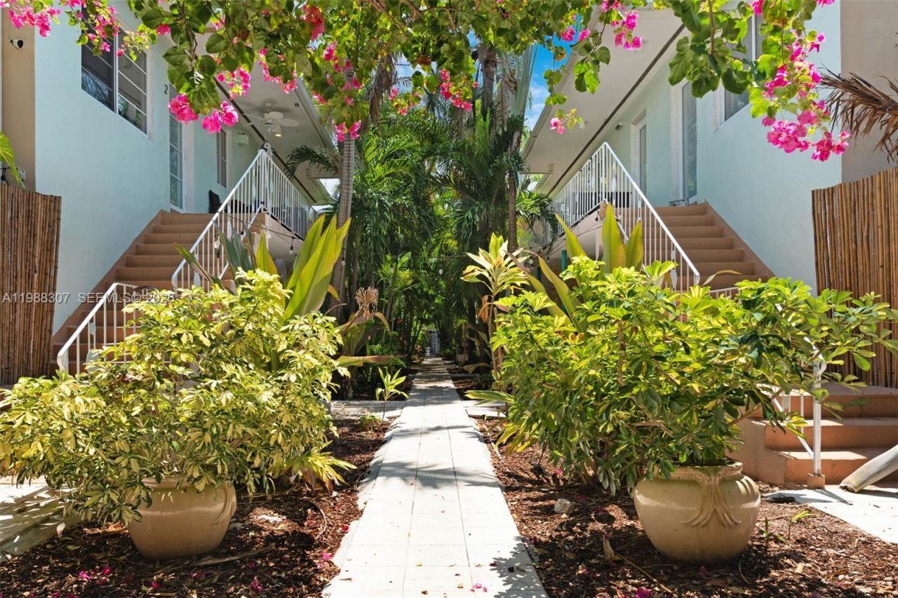 1117 Meridian Ave, Unit 5-1117, Miami Beach, FL 33139 Photo