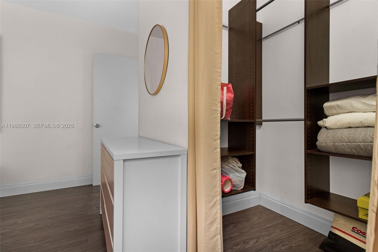 1117 Meridian Ave , Unit 5-1117, Miami Beach, FL 33139 Photo