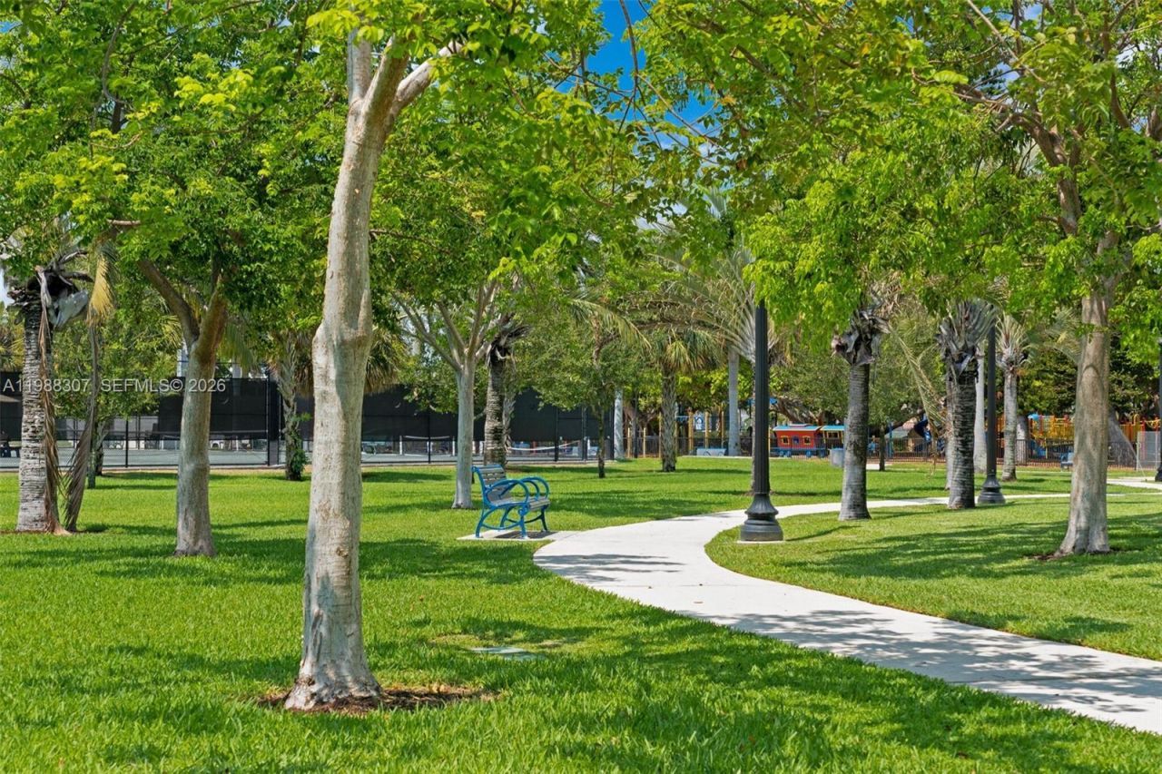 1117 Meridian Ave , Unit 5-1117, Miami Beach, FL 33139 Photo