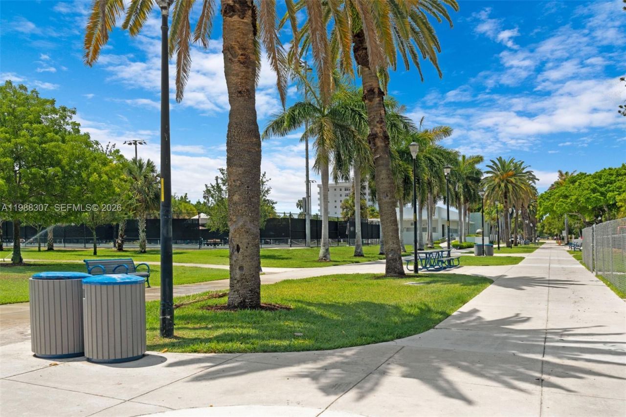 1117 Meridian Ave , Unit 5-1117, Miami Beach, FL 33139 Photo