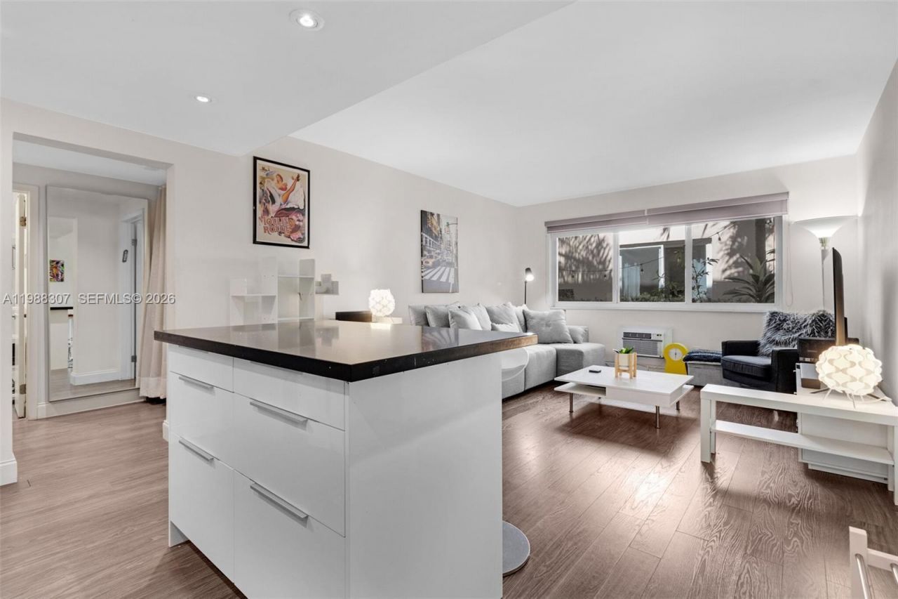 1117 Meridian Ave , Unit 5-1117, Miami Beach, FL 33139 Photo