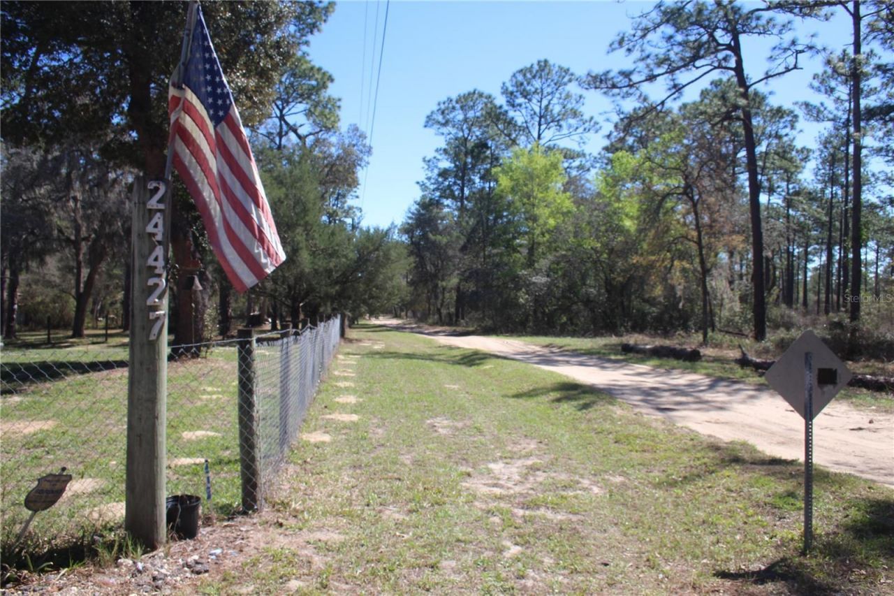 24427 Wild Turkey Road, Paisley, FL 32767 Photo