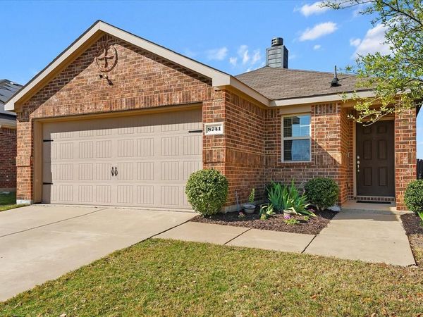 8741 Sierra Trail, Cross Roads, TX 76227