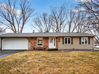 10156 Pilgrim Lane N, Maple Grove, MN 55369