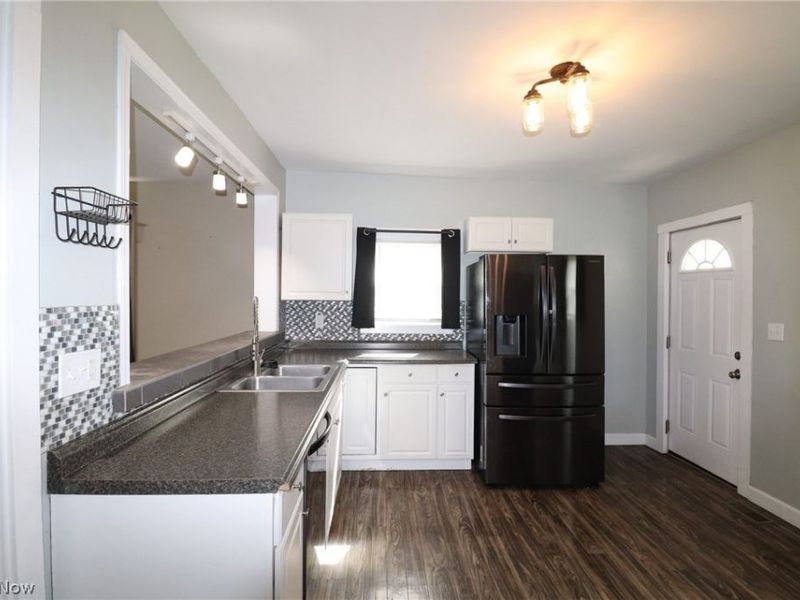 172 N Main Street, Creston, OH 44217 Photo 4