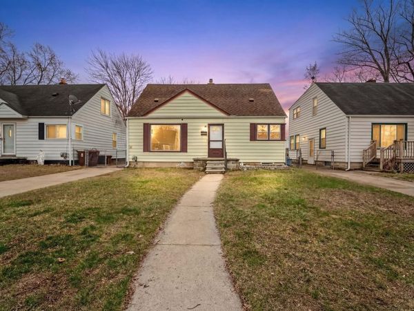 33963 Glover Street, Wayne, MI 48184