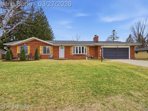 8102 Dungarvin Drive, Grand Blanc Twp, MI 48439