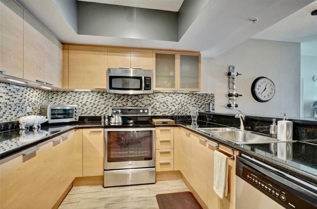 140 S Dixie Hwy , Unit 406, Hollywood, FL 33020 Photo