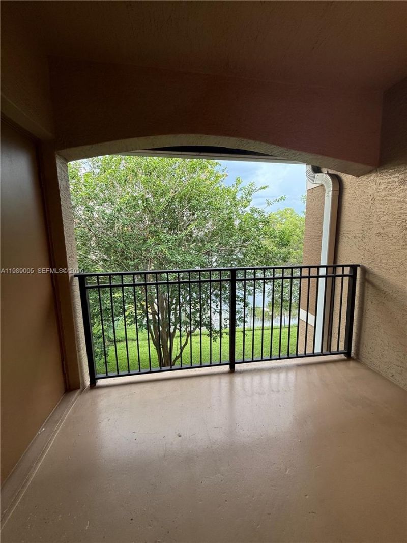 11631 SW 2nd St, Unit 20302, Pembroke Pines, FL 33025 Photo