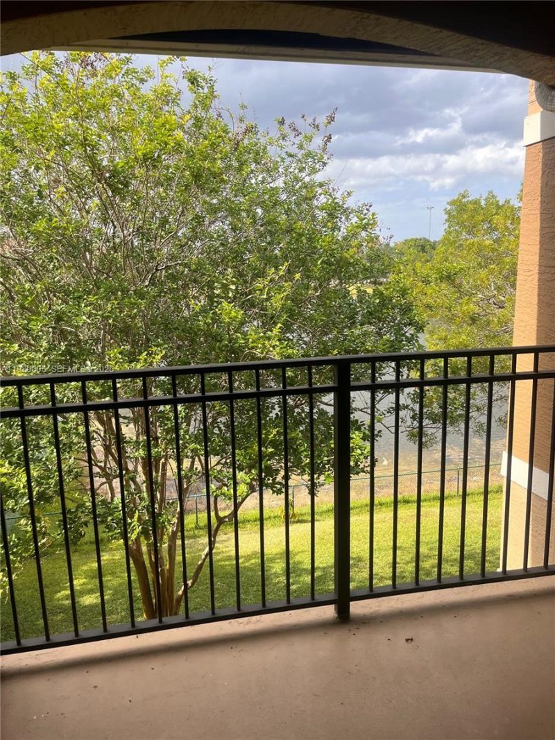 11631 SW 2nd St, Unit 20302, Pembroke Pines, FL 33025 Photo