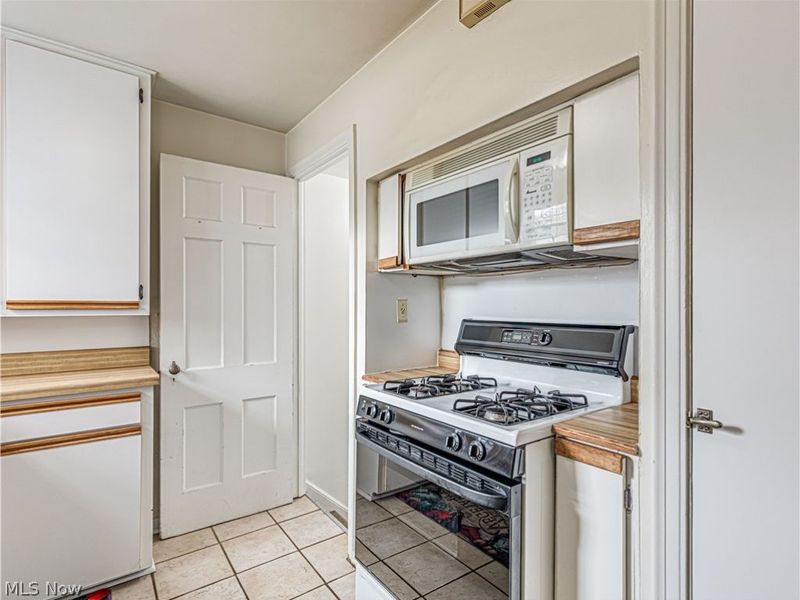 15606 Scottsdale Boulevard, Shaker Heights, OH 44120 Photo 12