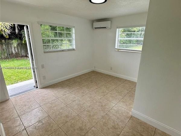 810 NW 40th Street, Unit 1-3, Oakland Park, FL 33309