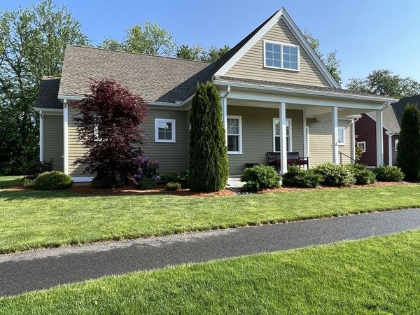 6 East Commons Drive, Unit 6, Hadley, MA 01035