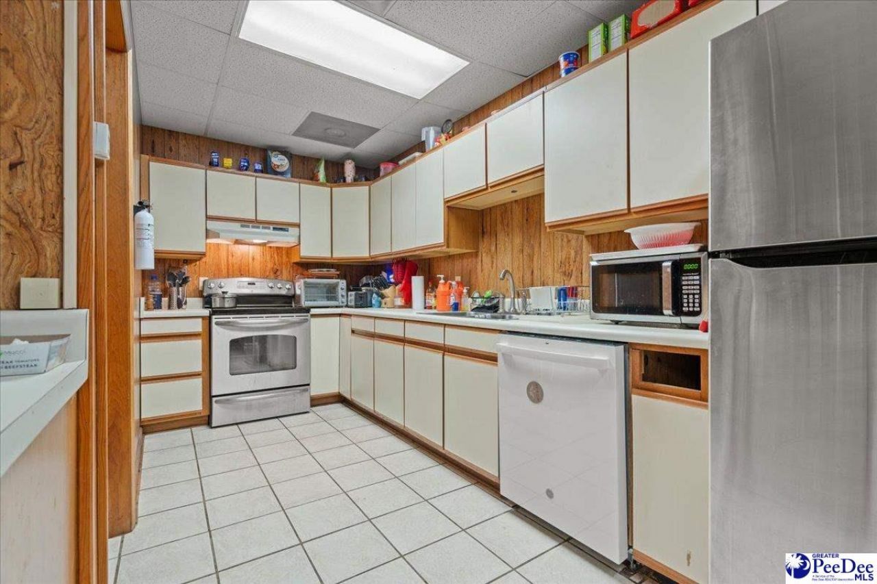 3477 Highway 102 Photo 10