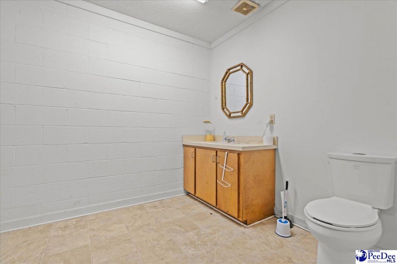 3477 Highway 102 Photo 32