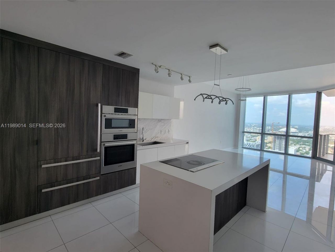 851 NE 1st Ave , Unit 1806, Miami, FL 33132 Photo