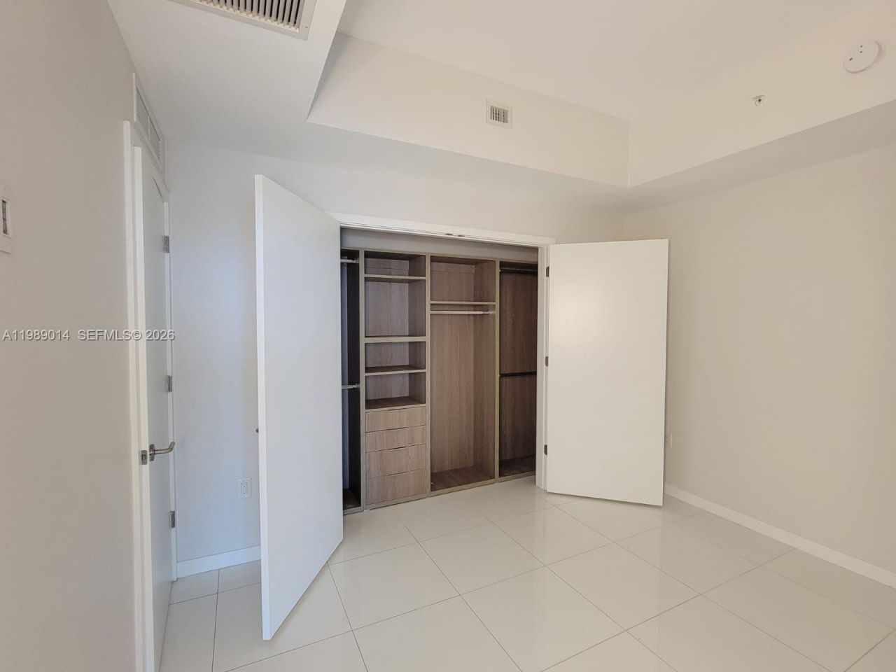 851 NE 1st Ave , Unit 1806, Miami, FL 33132 Photo