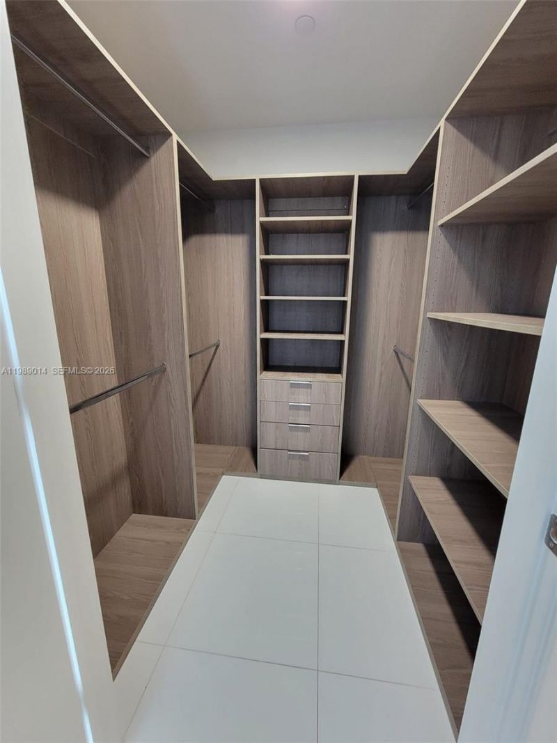 851 NE 1st Ave , Unit 1806, Miami, FL 33132 Photo