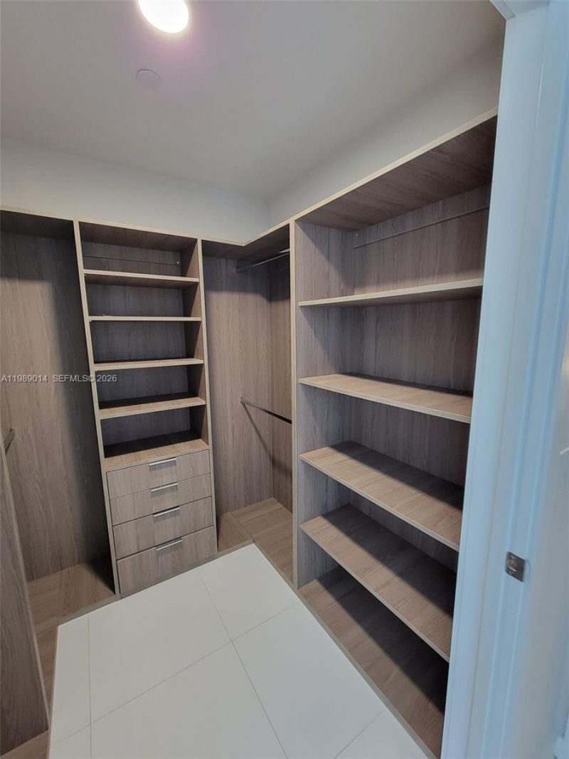 851 NE 1st Ave , Unit 1806, Miami, FL 33132 Photo