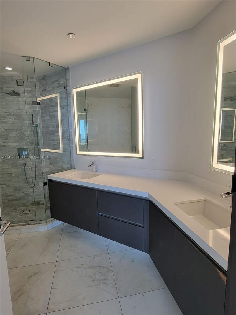 851 NE 1st Ave , Unit 1806, Miami, FL 33132 Photo